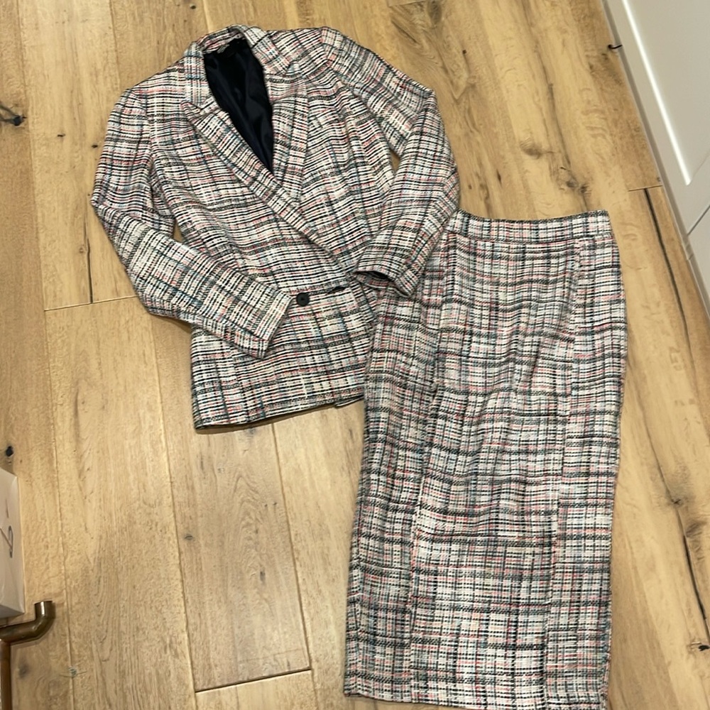 Blazer and pencil skirt suit